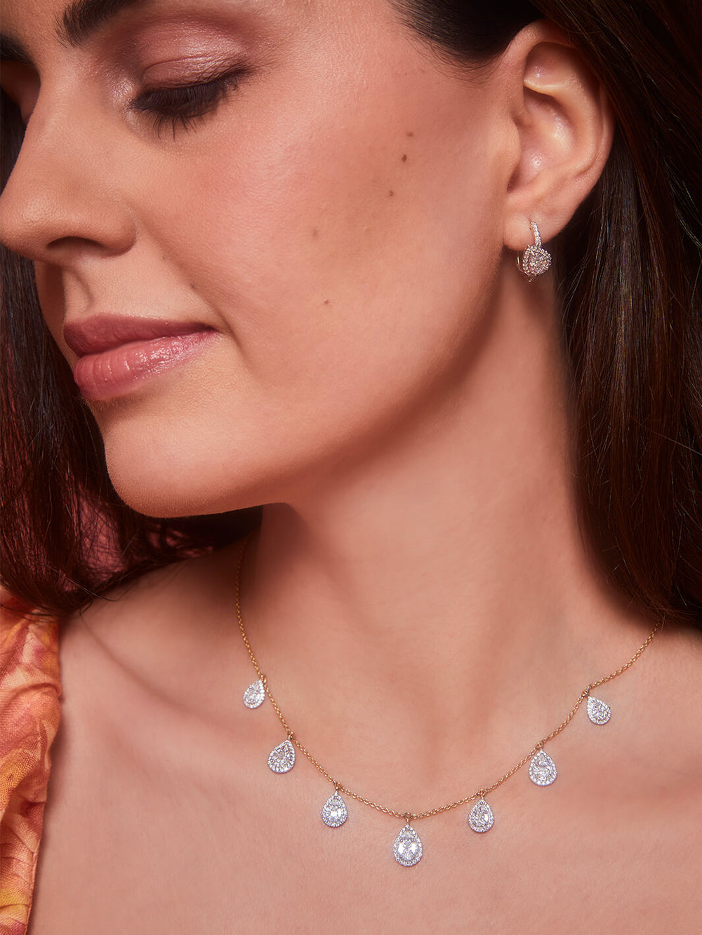 Dancing Drops Vital necklace with delicate drop-shaped accents, ideal for women’s casual and formal outfits